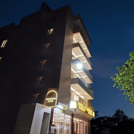 Townhouse Oak Vs Shivanya Lucknow Exterior photo