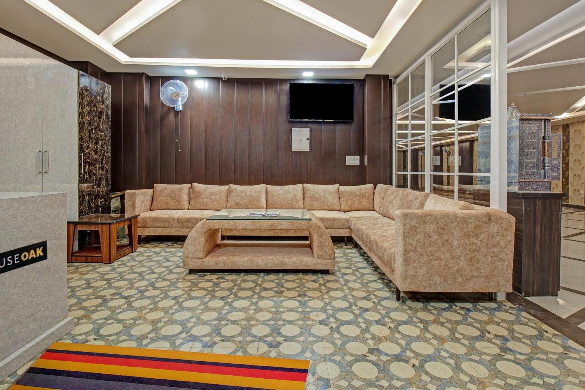 Townhouse Oak Vs Shivanya Lucknow Exterior photo
