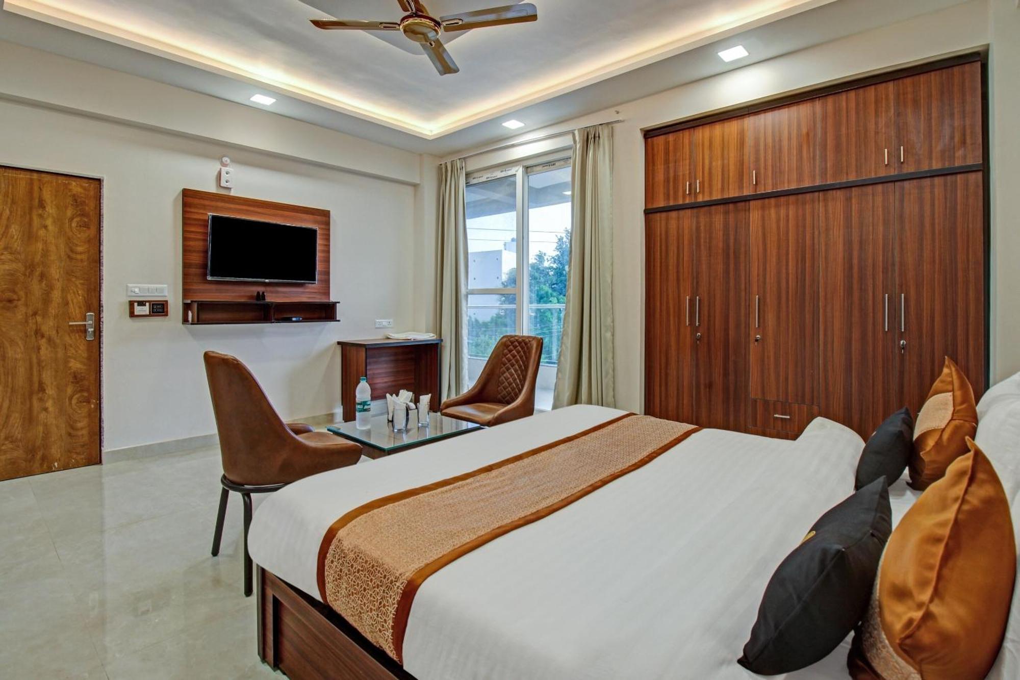 Townhouse Oak Vs Shivanya Lucknow Exterior photo