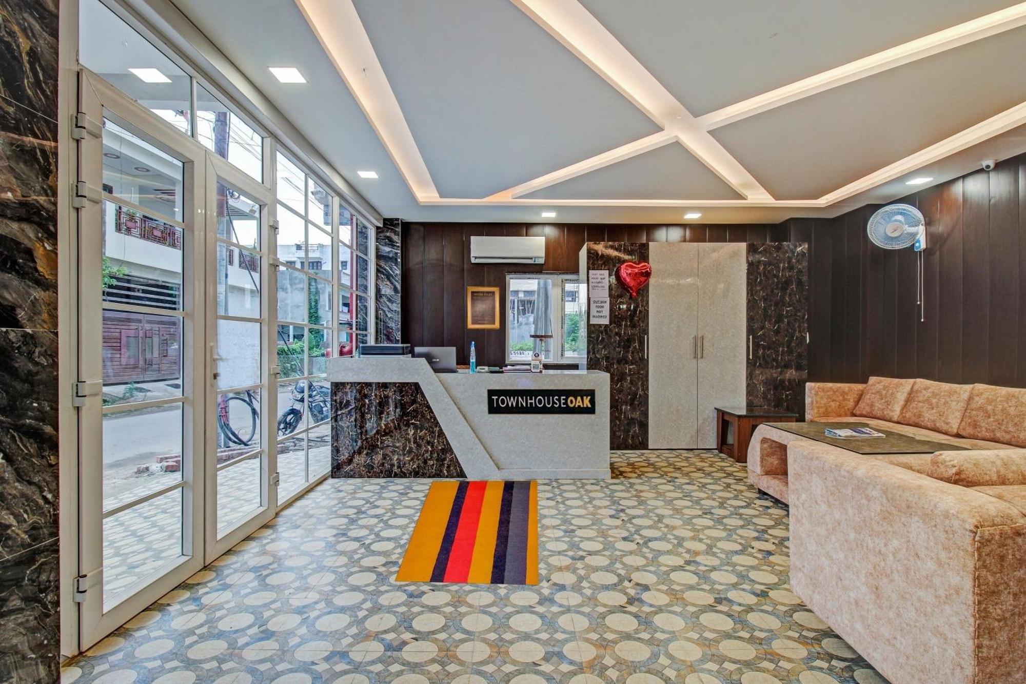Townhouse Oak Vs Shivanya Lucknow Exterior photo