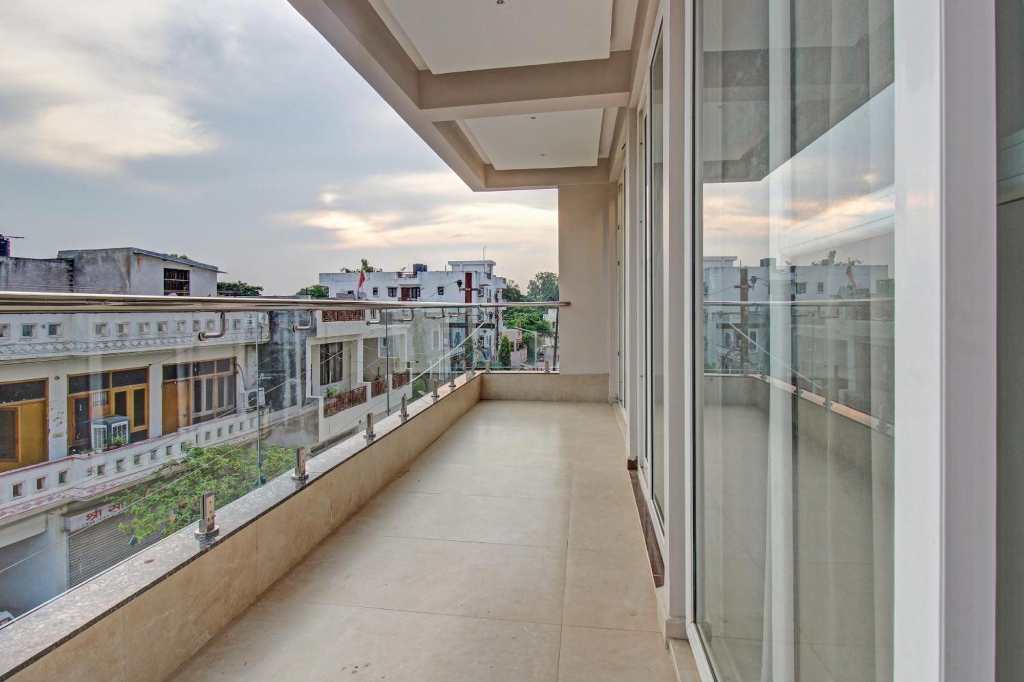 Townhouse Oak Vs Shivanya Lucknow Exterior photo