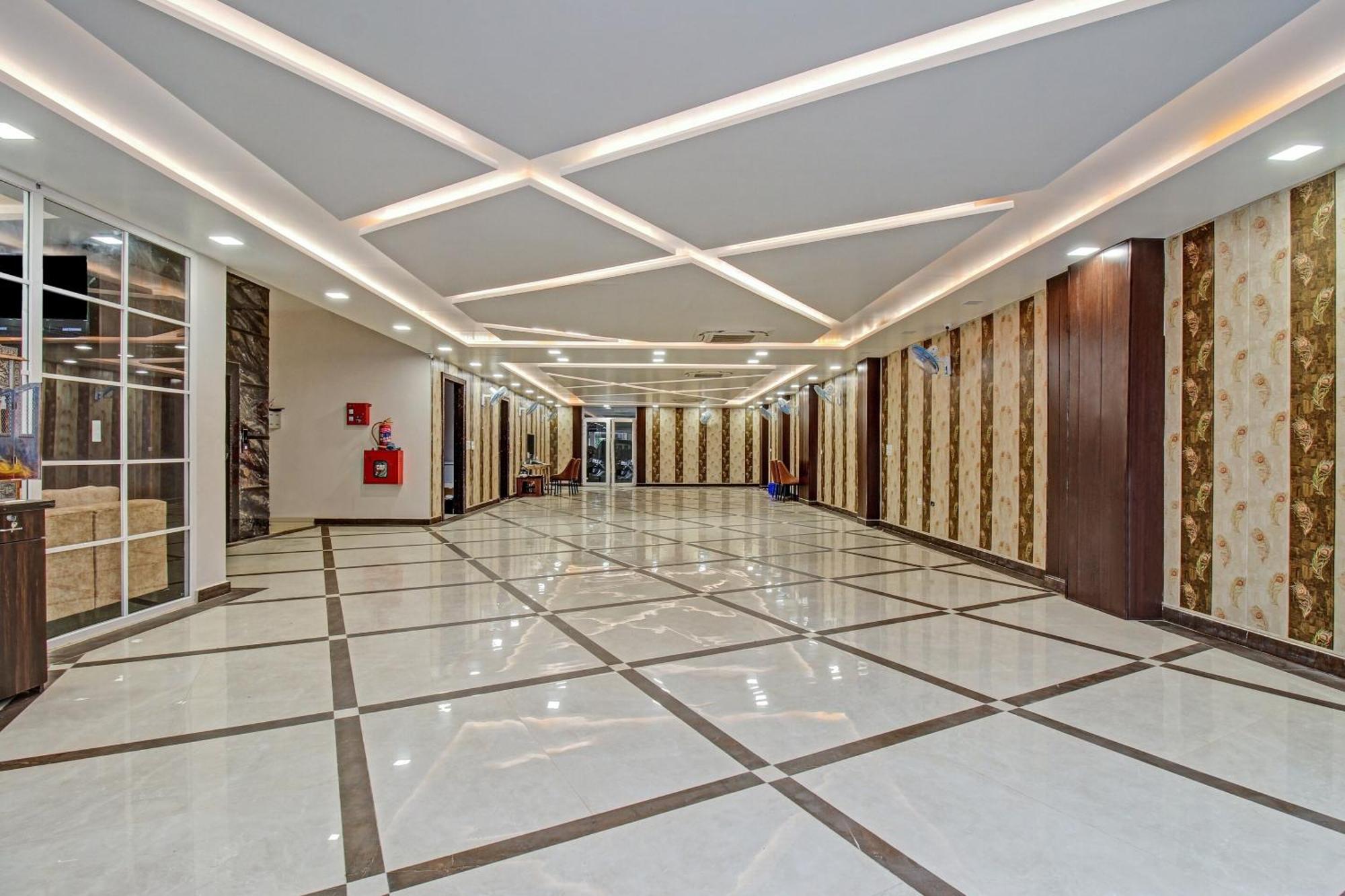 Townhouse Oak Vs Shivanya Lucknow Exterior photo